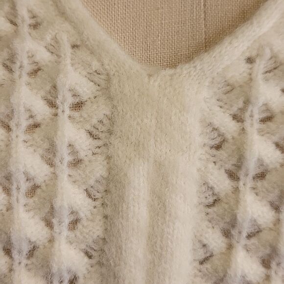 Molly Bracken slouchy cropped sweater. Size XS/S, Cream color - Picture 2 of 3